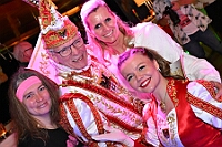 01 Coupe1900 2025-02 21 09  Zweimal Party - Die erste Party mit uns startet in Großenbaum im „Coupe 1900“, unser Standquartier im Süden. Nachdem Auftakt mit der „Jeck im Coupe Party“ geht es dann nach Meiderich ins „Buddy´s“. Eine Dankeschön-Party mit Familie, Freunden und Sponsoren. : DVPJ, Holger II, Phil II., Prinz Karneval, Prinz, Prinzessin Mia I., Hofmarschälle, Page, Pagen, Paginnen, HDK, Duisburg, Karneval, Helau, Tollität, Event, Session 2024, Session 2025, HDK Duisburg, Hauptausschuss, Hauptausschuss Karneval Duisburg, Duisburg ist echt