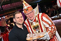 02 Buddys 2025-02 21 29  Zweimal Party - Die erste Party mit uns startet in Großenbaum im „Coupe 1900“, unser Standquartier im Süden. Nachdem Auftakt mit der „Jeck im Coupe Party“ geht es dann nach Meiderich ins „Buddy´s“. Eine Dankeschön-Party mit Familie, Freunden und Sponsoren. : DVPJ, Holger II, Phil II., Prinz Karneval, Prinz, Prinzessin Mia I., Hofmarschälle, Page, Pagen, Paginnen, HDK, Duisburg, Karneval, Helau, Tollität, Event, Session 2024, Session 2025, HDK Duisburg, Hauptausschuss, Hauptausschuss Karneval Duisburg, Duisburg ist echt