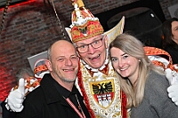 02 Buddys 2025-02 21 45  Zweimal Party - Die erste Party mit uns startet in Großenbaum im „Coupe 1900“, unser Standquartier im Süden. Nachdem Auftakt mit der „Jeck im Coupe Party“ geht es dann nach Meiderich ins „Buddy´s“. Eine Dankeschön-Party mit Familie, Freunden und Sponsoren. : DVPJ, Holger II, Phil II., Prinz Karneval, Prinz, Prinzessin Mia I., Hofmarschälle, Page, Pagen, Paginnen, HDK, Duisburg, Karneval, Helau, Tollität, Event, Session 2024, Session 2025, HDK Duisburg, Hauptausschuss, Hauptausschuss Karneval Duisburg, Duisburg ist echt
