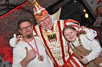 02 Buddys 2025-02 21 46  Zweimal Party - Die erste Party mit uns startet in Großenbaum im „Coupe 1900“, unser Standquartier im Süden. Nachdem Auftakt mit der „Jeck im Coupe Party“ geht es dann nach Meiderich ins „Buddy´s“. Eine Dankeschön-Party mit Familie, Freunden und Sponsoren. : DVPJ, Holger II, Phil II., Prinz Karneval, Prinz, Prinzessin Mia I., Hofmarschälle, Page, Pagen, Paginnen, HDK, Duisburg, Karneval, Helau, Tollität, Event, Session 2024, Session 2025, HDK Duisburg, Hauptausschuss, Hauptausschuss Karneval Duisburg, Duisburg ist echt