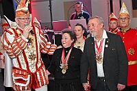 02 Buddys 2025-02 21 56  Zweimal Party - Die erste Party mit uns startet in Großenbaum im „Coupe 1900“, unser Standquartier im Süden. Nachdem Auftakt mit der „Jeck im Coupe Party“ geht es dann nach Meiderich ins „Buddy´s“. Eine Dankeschön-Party mit Familie, Freunden und Sponsoren. : DVPJ, Holger II, Phil II., Prinz Karneval, Prinz, Prinzessin Mia I., Hofmarschälle, Page, Pagen, Paginnen, HDK, Duisburg, Karneval, Helau, Tollität, Event, Session 2024, Session 2025, HDK Duisburg, Hauptausschuss, Hauptausschuss Karneval Duisburg, Duisburg ist echt