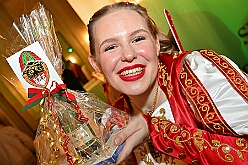02 BuergerGala 2025-02-22 17  Samstagstour 22. Februar - Am Abend starteten wir in Hamborn im „Abteikeller“. Die 1.Gr. KG Rot-Weiß Hamborn-Marxloh hatte die Männer zur Herrensitzung geladen. Danach dann zwei Termine in Duisburgs City. Zuerst die im WYNDHAM Hotel Duisburger Hof die Premiere der Bürgergarde Duisburg. Deren „Bürger Gala“ war die erste Saalveranstaltung seit ihrer Gründung. Danach dann ein paar Meter weiter in der Aula des Gertrud-Bäumer-Berufskolleg der letzte Auftritt an diesem Abend auf dem Kostümfest der KG Königreich Duissern. : DVPJ, Holger II, Phil II., Prinz Karneval, Prinz, Prinzessin Mia I., Hofmarschälle, Page, Pagen, Paginnen, HDK, Duisburg, Karneval, Helau, Tollität, Event, Session 2024, Session 2025, HDK Duisburg, Hauptausschuss, Hauptausschuss Karneval Duisburg, Duisburg ist echt