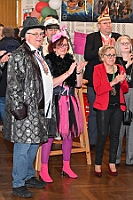 01 EmpfRheinh 2025-02-26 05  26. Februar, ein Mittwoch - Pünktlich um 11:11 Uhr beginnt der Empfang der Bezirksvertretung Rheinhausen in der Erlöserkirche. Natürlich ein Termin mit der Kinderprinzencrew. Danach folgen wir einer Einladung des Studio 47. Am Nachmittag haben Seniorenkarneval auf dem Plan. Im Malteser-Stift in St. Nikolaus wird gesungen und geschunkelt. Am Abend dann das Highlight. Im IntercityHotel geb es den Prinzenempfang der Heimatgesellschaft von sr. Tollität, den Roten Funken. : DVPJ, Holger II, Phil II., Prinz Karneval, Prinz, Prinzessin Mia I., Hofmarschälle, Page, Pagen, Paginnen, HDK, Duisburg, Karneval, Helau, Tollität, Event, Session 2024, Session 2025, HDK Duisburg, Hauptausschuss, Hauptausschuss Karneval Duisburg, Duisburg ist echt