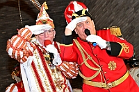 01 EmpfRheinh 2025-02-26 11  26. Februar, ein Mittwoch - Pünktlich um 11:11 Uhr beginnt der Empfang der Bezirksvertretung Rheinhausen in der Erlöserkirche. Natürlich ein Termin mit der Kinderprinzencrew. Danach folgen wir einer Einladung des Studio 47. Am Nachmittag haben Seniorenkarneval auf dem Plan. Im Malteser-Stift in St. Nikolaus wird gesungen und geschunkelt. Am Abend dann das Highlight. Im IntercityHotel geb es den Prinzenempfang der Heimatgesellschaft von sr. Tollität, den Roten Funken. : DVPJ, Holger II, Phil II., Prinz Karneval, Prinz, Prinzessin Mia I., Hofmarschälle, Page, Pagen, Paginnen, HDK, Duisburg, Karneval, Helau, Tollität, Event, Session 2024, Session 2025, HDK Duisburg, Hauptausschuss, Hauptausschuss Karneval Duisburg, Duisburg ist echt