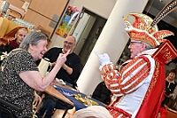03 MalterseStNikolaus 2025-02-26 10  26. Februar, ein Mittwoch - Pünktlich um 11:11 Uhr beginnt der Empfang der Bezirksvertretung Rheinhausen in der Erlöserkirche. Natürlich ein Termin mit der Kinderprinzencrew. Danach folgen wir einer Einladung des Studio 47. Am Nachmittag haben Seniorenkarneval auf dem Plan. Im Malteser-Stift in St. Nikolaus wird gesungen und geschunkelt. Am Abend dann das Highlight. Im IntercityHotel geb es den Prinzenempfang der Heimatgesellschaft von sr. Tollität, den Roten Funken. : DVPJ, Holger II, Phil II., Prinz Karneval, Prinz, Prinzessin Mia I., Hofmarschälle, Page, Pagen, Paginnen, HDK, Duisburg, Karneval, Helau, Tollität, Event, Session 2024, Session 2025, HDK Duisburg, Hauptausschuss, Hauptausschuss Karneval Duisburg, Duisburg ist echt