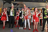 Altweibertour 2025-02-28 129  Altweibertour 2025, Helau heißt Willkommen - Über 20 Mal hieß es raus aus den Bus, rauf auf die Bühne und zurück in den Bus. Die Tour startete im IntercityHotel Duisburger Hof. Wir fuhren  quer durch unsere Stadt. U. a. waren wir im Polizeipräsidium, Festzelt vom HDK im LANUV bei der HARGREAVES und bei vielen Veranstaltungen der Karnevalsgesellschaften. : DVPJ, Holger II, Phil II., Prinz Karneval, Prinz, Prinzessin Mia I., Hofmarschälle, Page, Pagen, Paginnen, HDK, Duisburg, Karneval, Helau, Tollität, Event, Session 2024, Session 2025, HDK Duisburg, Hauptausschuss, Hauptausschuss Karneval Duisburg, Duisburg ist echt
