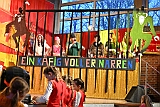 Altweibertour 2025-02-28 138  Altweibertour 2025, Helau heißt Willkommen - Über 20 Mal hieß es raus aus den Bus, rauf auf die Bühne und zurück in den Bus. Die Tour startete im IntercityHotel Duisburger Hof. Wir fuhren  quer durch unsere Stadt. U. a. waren wir im Polizeipräsidium, Festzelt vom HDK im LANUV bei der HARGREAVES und bei vielen Veranstaltungen der Karnevalsgesellschaften. : DVPJ, Holger II, Phil II., Prinz Karneval, Prinz, Prinzessin Mia I., Hofmarschälle, Page, Pagen, Paginnen, HDK, Duisburg, Karneval, Helau, Tollität, Event, Session 2024, Session 2025, HDK Duisburg, Hauptausschuss, Hauptausschuss Karneval Duisburg, Duisburg ist echt