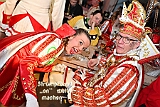 Altweibertour 2025-02-28 161  Altweibertour 2025, Helau heißt Willkommen - Über 20 Mal hieß es raus aus den Bus, rauf auf die Bühne und zurück in den Bus. Die Tour startete im IntercityHotel Duisburger Hof. Wir fuhren  quer durch unsere Stadt. U. a. waren wir im Polizeipräsidium, Festzelt vom HDK im LANUV bei der HARGREAVES und bei vielen Veranstaltungen der Karnevalsgesellschaften. : DVPJ, Holger II, Phil II., Prinz Karneval, Prinz, Prinzessin Mia I., Hofmarschälle, Page, Pagen, Paginnen, HDK, Duisburg, Karneval, Helau, Tollität, Event, Session 2024, Session 2025, HDK Duisburg, Hauptausschuss, Hauptausschuss Karneval Duisburg, Duisburg ist echt