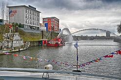 DuisportPrinzenfahrt 2025-02-28 12  Prinzenfahrt auf dem duisport-Schiff - Die Prinzenfahrt auf dem duisport-Schiff, der Karl Jarres ist ein Höhepunkt in jeder Session!  Pünktlich um 11:11 Uhr hieß es „Leinen los".  Zusammen mit duisport-Vorstand Markus Bangen und Giordana Sperling-Doppstadt sowie Vertretern des HDK. Auch Vertreter aus Duisburgs Karnevalsgesellschaften waren an Bord und es ging volle Kraft voraus über den Rhein. : DVPJ, Holger II, Phil II., Prinz Karneval, Prinz, Prinzessin Mia I., Hofmarschälle, Page, Pagen, Paginnen, HDK, Duisburg, Karneval, Helau, Tollität, Event, Session 2024, Session 2025, HDK Duisburg, Hauptausschuss, Hauptausschuss Karneval Duisburg, Duisburg ist echt