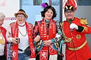 Karnevalssamstagstour 2025-03-01 023  Die Karnevalssamtags-Tour - Um acht Uhr wird vor dem WYNDHAM Hotel Duisburger Hof die Kinderprinzencrew geweckt. Danach folgen noch bis Mitternacht 10 weitere Termin. U.a. der Hamborner Kinderkarnevalszug, das Biwak von Ehren- und Bürgergarde und Schützenkarneval. : DVPJ, Holger II, Phil II., Prinz Karneval, Prinz, Prinzessin Mia I., Hofmarschälle, Page, Pagen, Paginnen, HDK, Duisburg, Karneval, Helau, Tollität, Event, Session 2024, Session 2025, HDK Duisburg, Hauptausschuss, Hauptausschuss Karneval Duisburg, Duisburg ist echt