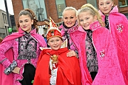 Karnevalssamstagstour 2025-03-01 056  Die Karnevalssamtags-Tour - Um acht Uhr wird vor dem WYNDHAM Hotel Duisburger Hof die Kinderprinzencrew geweckt. Danach folgen noch bis Mitternacht 10 weitere Termin. U.a. der Hamborner Kinderkarnevalszug, das Biwak von Ehren- und Bürgergarde und Schützenkarneval. : DVPJ, Holger II, Phil II., Prinz Karneval, Prinz, Prinzessin Mia I., Hofmarschälle, Page, Pagen, Paginnen, HDK, Duisburg, Karneval, Helau, Tollität, Event, Session 2024, Session 2025, HDK Duisburg, Hauptausschuss, Hauptausschuss Karneval Duisburg, Duisburg ist echt