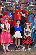Karnevalssamstagstour 2025-03-01 091  Die Karnevalssamtags-Tour - Um acht Uhr wird vor dem WYNDHAM Hotel Duisburger Hof die Kinderprinzencrew geweckt. Danach folgen noch bis Mitternacht 10 weitere Termin. U.a. der Hamborner Kinderkarnevalszug, das Biwak von Ehren- und Bürgergarde und Schützenkarneval. : DVPJ, Holger II, Phil II., Prinz Karneval, Prinz, Prinzessin Mia I., Hofmarschälle, Page, Pagen, Paginnen, HDK, Duisburg, Karneval, Helau, Tollität, Event, Session 2024, Session 2025, HDK Duisburg, Hauptausschuss, Hauptausschuss Karneval Duisburg, Duisburg ist echt