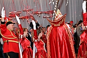 Karnevalssamstagstour 2025-03-01 156  Die Karnevalssamtags-Tour - Um acht Uhr wird vor dem WYNDHAM Hotel Duisburger Hof die Kinderprinzencrew geweckt. Danach folgen noch bis Mitternacht 10 weitere Termin. U.a. der Hamborner Kinderkarnevalszug, das Biwak von Ehren- und Bürgergarde und Schützenkarneval. : DVPJ, Holger II, Phil II., Prinz Karneval, Prinz, Prinzessin Mia I., Hofmarschälle, Page, Pagen, Paginnen, HDK, Duisburg, Karneval, Helau, Tollität, Event, Session 2024, Session 2025, HDK Duisburg, Hauptausschuss, Hauptausschuss Karneval Duisburg, Duisburg ist echt