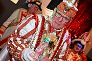 Karnevalssamstagstour 2025-03-01 171  Die Karnevalssamtags-Tour - Um acht Uhr wird vor dem WYNDHAM Hotel Duisburger Hof die Kinderprinzencrew geweckt. Danach folgen noch bis Mitternacht 10 weitere Termin. U.a. der Hamborner Kinderkarnevalszug, das Biwak von Ehren- und Bürgergarde und Schützenkarneval. : DVPJ, Holger II, Phil II., Prinz Karneval, Prinz, Prinzessin Mia I., Hofmarschälle, Page, Pagen, Paginnen, HDK, Duisburg, Karneval, Helau, Tollität, Event, Session 2024, Session 2025, HDK Duisburg, Hauptausschuss, Hauptausschuss Karneval Duisburg, Duisburg ist echt
