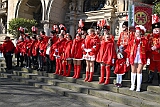 Rosenmontag 2025-03-03 018  „Just Married“ und dann Rosenmontag - Ein ungewöhnlicher Start in den Rosenmontag. Im Standesamt geben sich vor OB Sören Link Lara und Chris Loosen das Ja-Wort. Dann Prinzenwecken vor dem IntercityHotel. Im Rathaus geht es weiter mit dem Prinzenfrühstück im Ratssaal. Prinz Holger II. und Hofmarschälle erhalten den „Stern“ und gehören jetzt zum „Club der alten Herrn“. Bei  Kaiserwetter dann der Umzug durch die Stadt. Bei der After-Zug-Party ist dann Schluss, die Crew werden nach einer erfolgreichen Session verabschiedet. : DVPJ, Holger II, Phil II., Prinz Karneval, Prinz, Prinzessin Mia I., Hofmarschälle, Page, Pagen, Paginnen, HDK, Duisburg, Karneval, Helau, Tollität, Event, Session 2024, Session 2025, HDK Duisburg, Hauptausschuss, Hauptausschuss Karneval Duisburg, Duisburg ist echt