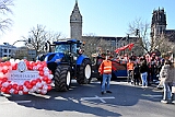 Rosenmontag 2025-03-03 118  „Just Married“ und dann Rosenmontag - Ein ungewöhnlicher Start in den Rosenmontag. Im Standesamt geben sich vor OB Sören Link Lara und Chris Loosen das Ja-Wort. Dann Prinzenwecken vor dem IntercityHotel. Im Rathaus geht es weiter mit dem Prinzenfrühstück im Ratssaal. Prinz Holger II. und Hofmarschälle erhalten den „Stern“ und gehören jetzt zum „Club der alten Herrn“. Bei  Kaiserwetter dann der Umzug durch die Stadt. Bei der After-Zug-Party ist dann Schluss, die Crew werden nach einer erfolgreichen Session verabschiedet. : DVPJ, Holger II, Phil II., Prinz Karneval, Prinz, Prinzessin Mia I., Hofmarschälle, Page, Pagen, Paginnen, HDK, Duisburg, Karneval, Helau, Tollität, Event, Session 2024, Session 2025, HDK Duisburg, Hauptausschuss, Hauptausschuss Karneval Duisburg, Duisburg ist echt