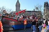 Rosenmontag 2025-03-03 119  „Just Married“ und dann Rosenmontag - Ein ungewöhnlicher Start in den Rosenmontag. Im Standesamt geben sich vor OB Sören Link Lara und Chris Loosen das Ja-Wort. Dann Prinzenwecken vor dem IntercityHotel. Im Rathaus geht es weiter mit dem Prinzenfrühstück im Ratssaal. Prinz Holger II. und Hofmarschälle erhalten den „Stern“ und gehören jetzt zum „Club der alten Herrn“. Bei  Kaiserwetter dann der Umzug durch die Stadt. Bei der After-Zug-Party ist dann Schluss, die Crew werden nach einer erfolgreichen Session verabschiedet. : DVPJ, Holger II, Phil II., Prinz Karneval, Prinz, Prinzessin Mia I., Hofmarschälle, Page, Pagen, Paginnen, HDK, Duisburg, Karneval, Helau, Tollität, Event, Session 2024, Session 2025, HDK Duisburg, Hauptausschuss, Hauptausschuss Karneval Duisburg, Duisburg ist echt