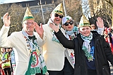 Rosenmontag 2025-03-03 130  „Just Married“ und dann Rosenmontag - Ein ungewöhnlicher Start in den Rosenmontag. Im Standesamt geben sich vor OB Sören Link Lara und Chris Loosen das Ja-Wort. Dann Prinzenwecken vor dem IntercityHotel. Im Rathaus geht es weiter mit dem Prinzenfrühstück im Ratssaal. Prinz Holger II. und Hofmarschälle erhalten den „Stern“ und gehören jetzt zum „Club der alten Herrn“. Bei  Kaiserwetter dann der Umzug durch die Stadt. Bei der After-Zug-Party ist dann Schluss, die Crew werden nach einer erfolgreichen Session verabschiedet. : DVPJ, Holger II, Phil II., Prinz Karneval, Prinz, Prinzessin Mia I., Hofmarschälle, Page, Pagen, Paginnen, HDK, Duisburg, Karneval, Helau, Tollität, Event, Session 2024, Session 2025, HDK Duisburg, Hauptausschuss, Hauptausschuss Karneval Duisburg, Duisburg ist echt