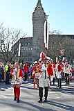 Rosenmontag 2025-03-03 141  „Just Married“ und dann Rosenmontag - Ein ungewöhnlicher Start in den Rosenmontag. Im Standesamt geben sich vor OB Sören Link Lara und Chris Loosen das Ja-Wort. Dann Prinzenwecken vor dem IntercityHotel. Im Rathaus geht es weiter mit dem Prinzenfrühstück im Ratssaal. Prinz Holger II. und Hofmarschälle erhalten den „Stern“ und gehören jetzt zum „Club der alten Herrn“. Bei  Kaiserwetter dann der Umzug durch die Stadt. Bei der After-Zug-Party ist dann Schluss, die Crew werden nach einer erfolgreichen Session verabschiedet. : DVPJ, Holger II, Phil II., Prinz Karneval, Prinz, Prinzessin Mia I., Hofmarschälle, Page, Pagen, Paginnen, HDK, Duisburg, Karneval, Helau, Tollität, Event, Session 2024, Session 2025, HDK Duisburg, Hauptausschuss, Hauptausschuss Karneval Duisburg, Duisburg ist echt