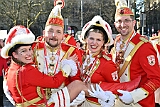 Rosenmontag 2025-03-03 142  „Just Married“ und dann Rosenmontag - Ein ungewöhnlicher Start in den Rosenmontag. Im Standesamt geben sich vor OB Sören Link Lara und Chris Loosen das Ja-Wort. Dann Prinzenwecken vor dem IntercityHotel. Im Rathaus geht es weiter mit dem Prinzenfrühstück im Ratssaal. Prinz Holger II. und Hofmarschälle erhalten den „Stern“ und gehören jetzt zum „Club der alten Herrn“. Bei  Kaiserwetter dann der Umzug durch die Stadt. Bei der After-Zug-Party ist dann Schluss, die Crew werden nach einer erfolgreichen Session verabschiedet. : DVPJ, Holger II, Phil II., Prinz Karneval, Prinz, Prinzessin Mia I., Hofmarschälle, Page, Pagen, Paginnen, HDK, Duisburg, Karneval, Helau, Tollität, Event, Session 2024, Session 2025, HDK Duisburg, Hauptausschuss, Hauptausschuss Karneval Duisburg, Duisburg ist echt
