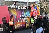 Rosenmontag 2025-03-03 146  „Just Married“ und dann Rosenmontag - Ein ungewöhnlicher Start in den Rosenmontag. Im Standesamt geben sich vor OB Sören Link Lara und Chris Loosen das Ja-Wort. Dann Prinzenwecken vor dem IntercityHotel. Im Rathaus geht es weiter mit dem Prinzenfrühstück im Ratssaal. Prinz Holger II. und Hofmarschälle erhalten den „Stern“ und gehören jetzt zum „Club der alten Herrn“. Bei  Kaiserwetter dann der Umzug durch die Stadt. Bei der After-Zug-Party ist dann Schluss, die Crew werden nach einer erfolgreichen Session verabschiedet. : DVPJ, Holger II, Phil II., Prinz Karneval, Prinz, Prinzessin Mia I., Hofmarschälle, Page, Pagen, Paginnen, HDK, Duisburg, Karneval, Helau, Tollität, Event, Session 2024, Session 2025, HDK Duisburg, Hauptausschuss, Hauptausschuss Karneval Duisburg, Duisburg ist echt