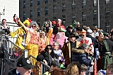 Rosenmontag 2025-03-03 164  „Just Married“ und dann Rosenmontag - Ein ungewöhnlicher Start in den Rosenmontag. Im Standesamt geben sich vor OB Sören Link Lara und Chris Loosen das Ja-Wort. Dann Prinzenwecken vor dem IntercityHotel. Im Rathaus geht es weiter mit dem Prinzenfrühstück im Ratssaal. Prinz Holger II. und Hofmarschälle erhalten den „Stern“ und gehören jetzt zum „Club der alten Herrn“. Bei  Kaiserwetter dann der Umzug durch die Stadt. Bei der After-Zug-Party ist dann Schluss, die Crew werden nach einer erfolgreichen Session verabschiedet. : DVPJ, Holger II, Phil II., Prinz Karneval, Prinz, Prinzessin Mia I., Hofmarschälle, Page, Pagen, Paginnen, HDK, Duisburg, Karneval, Helau, Tollität, Event, Session 2024, Session 2025, HDK Duisburg, Hauptausschuss, Hauptausschuss Karneval Duisburg, Duisburg ist echt